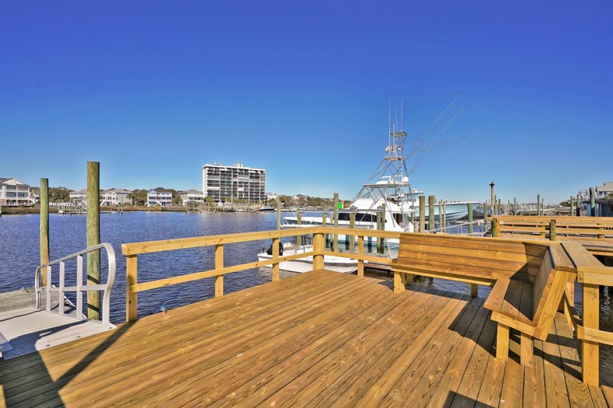 DOCK WITH 35' BOAT SLIP AND SEATING